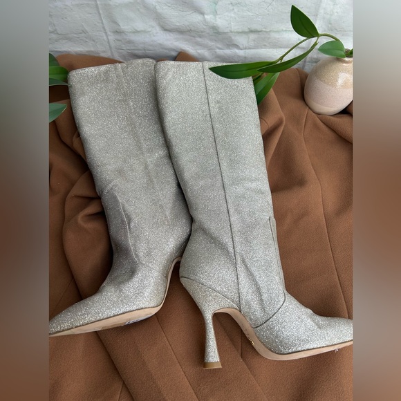 Stuart Weitzman
Parton Glitter Knee Boots platino size 6 new - Picture 7 of 15